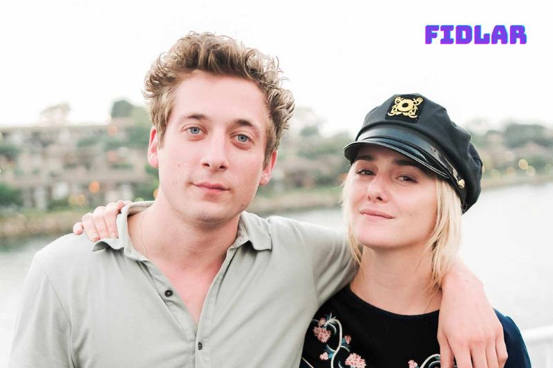 FAQs about Jeremy Allen White