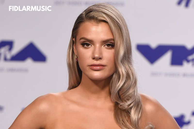 What is Alissa Violet's Net Worth and Salary 2023